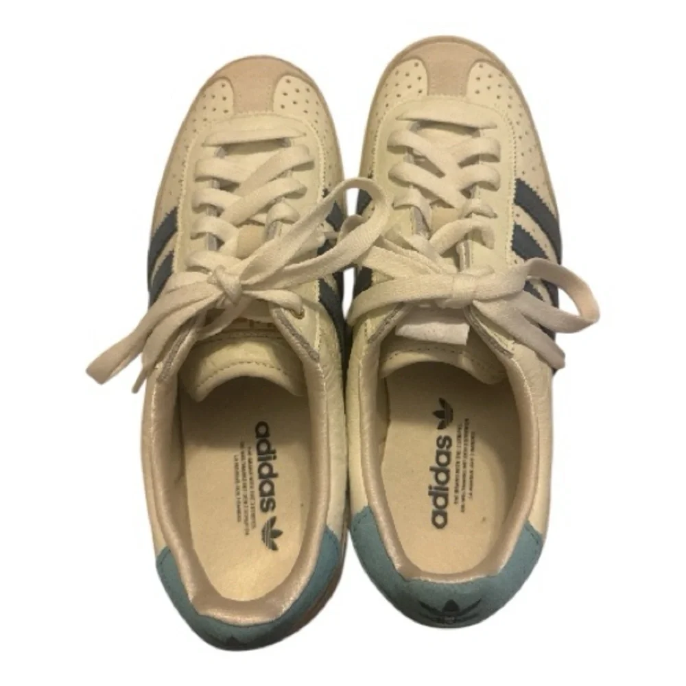 Adidas Japan Sneaker in White, Cream, and Blue - size 6.5 - Picture 5 of 8